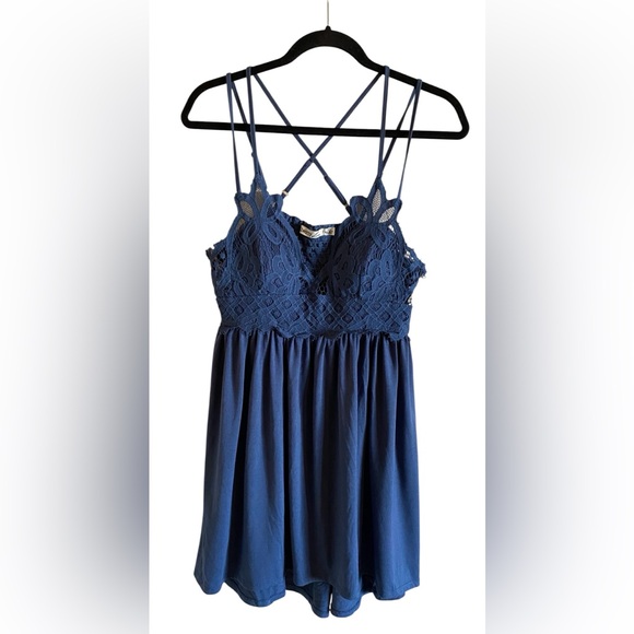 Liberty Love blue lace Dress Size XL - Picture 1 of 3